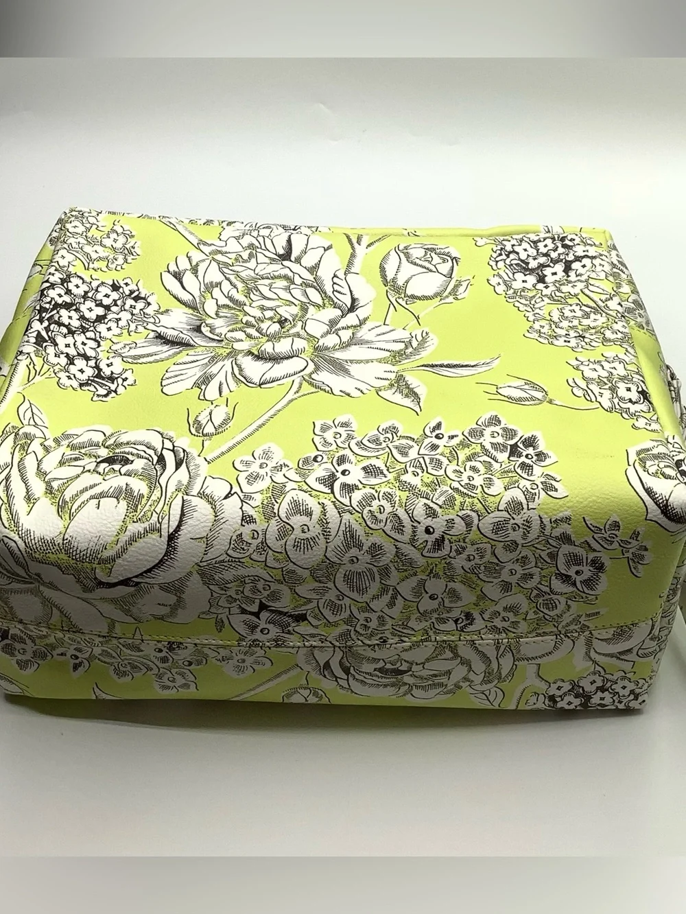 Betsey Johnson Lime Green Floral Cosmetic Bag with Wristlet Strap - NWOT